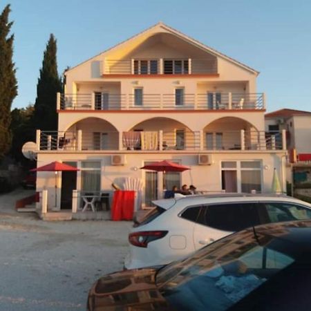 Vila Matej Ražanj Esterno foto