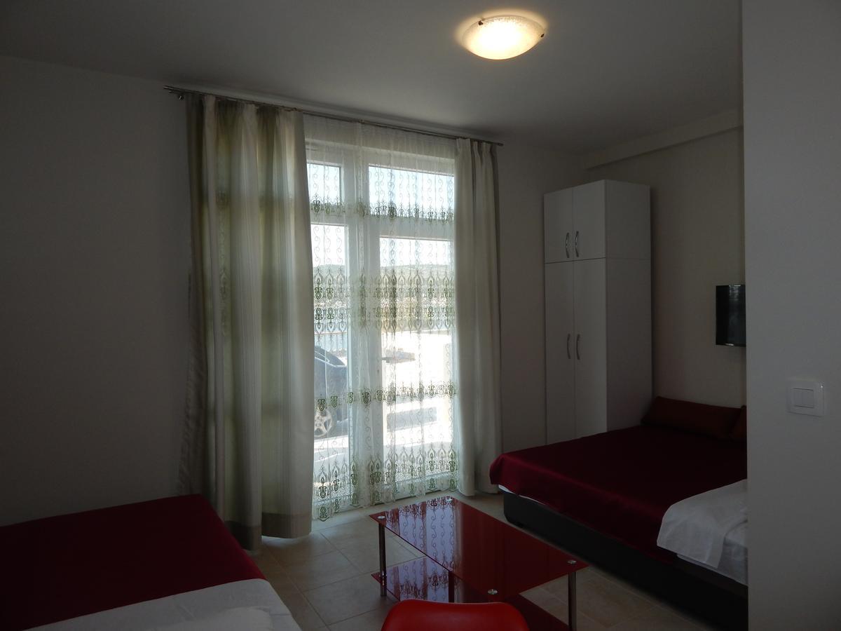 Vila Matej Ražanj Esterno foto